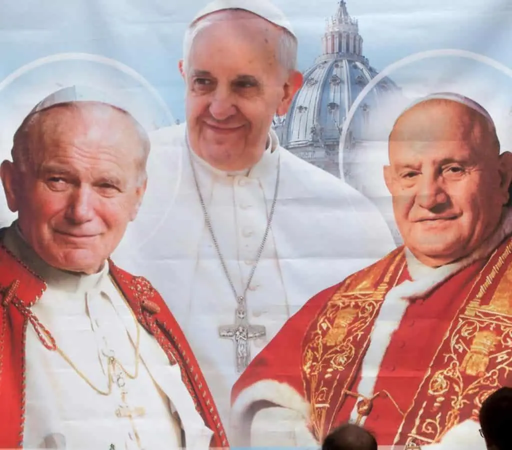 Papa Francisco estuvo influenciado por papas santificados