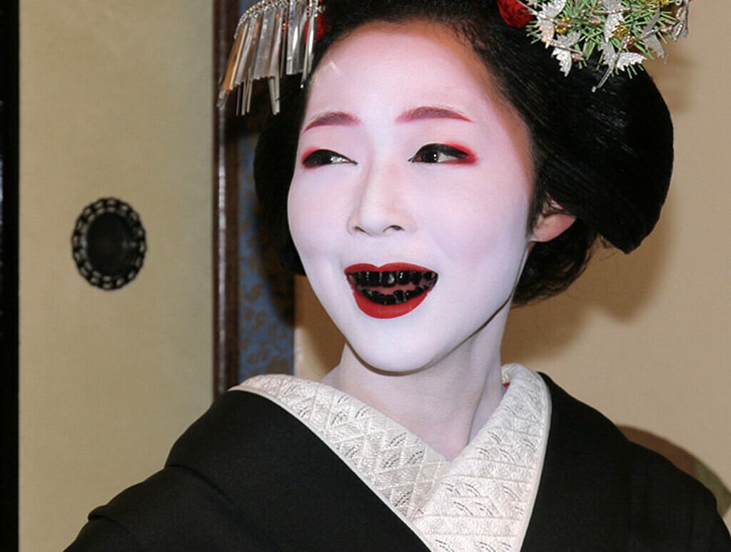 Ohaguro sonrisas negras del Japón, InfoMistico.com