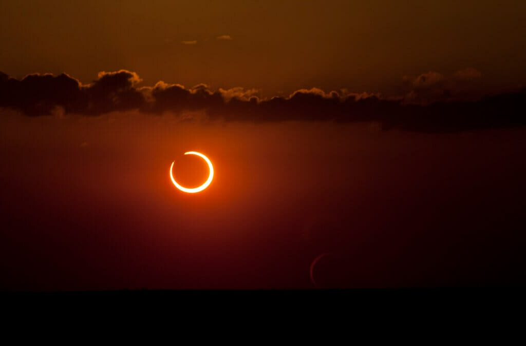 Eclipse de Sol y Primavera, InfoMistico.com