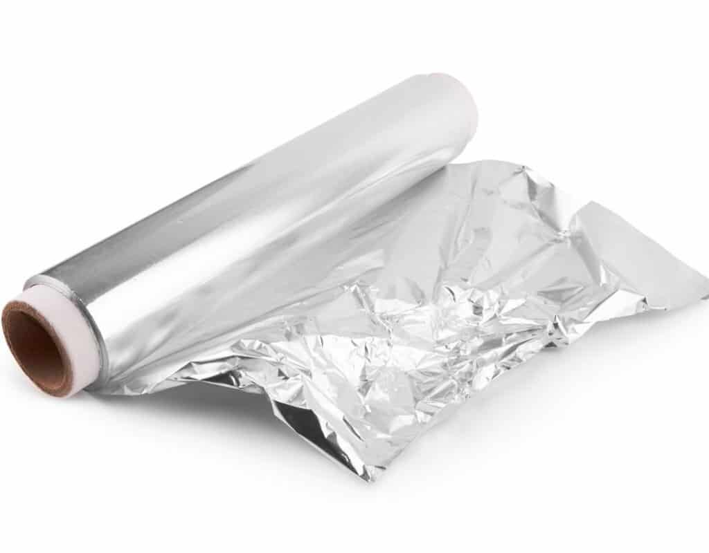 Aliviar dolores con papel de aluminio