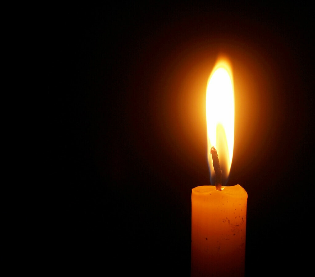 Meaning and interpretation of candles, flame and wax / Significado e interpretación de las velas