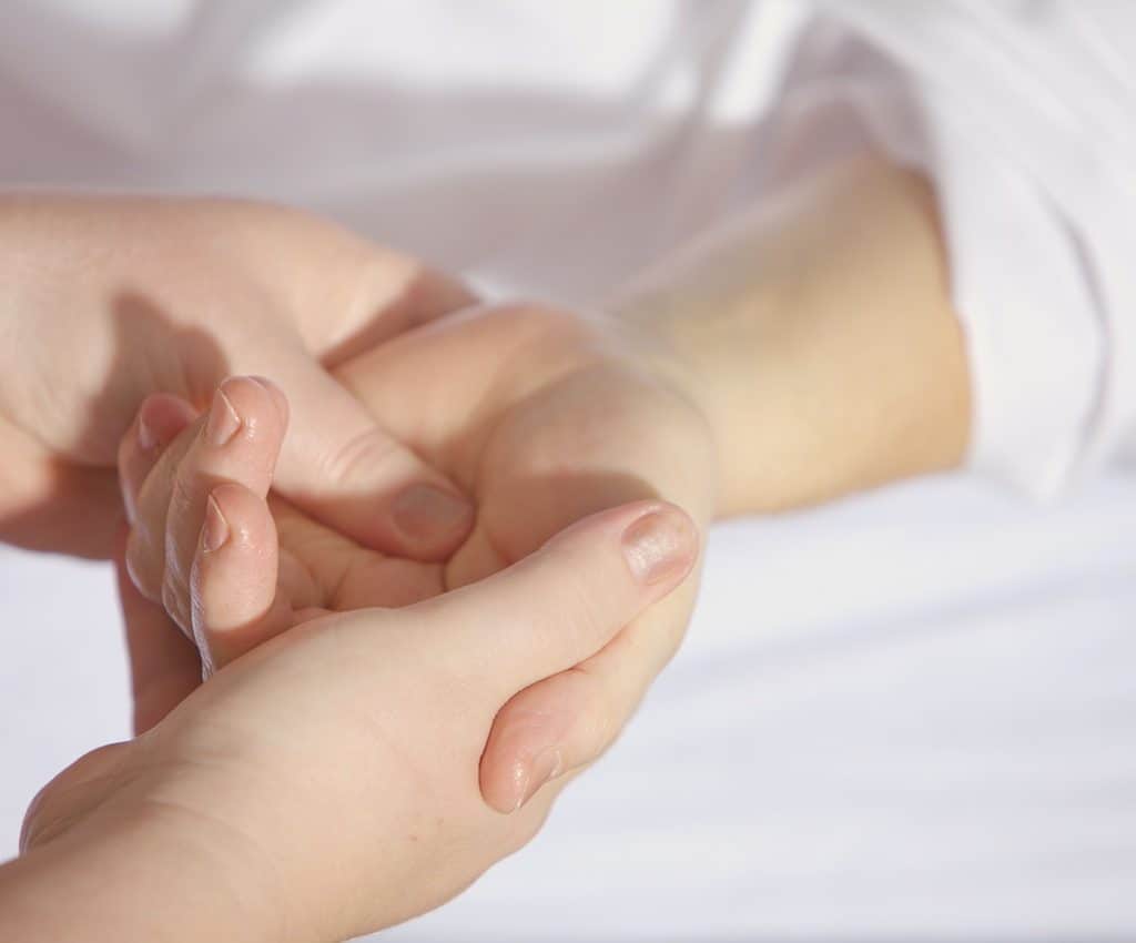 Efectos de la imposición de manos para la salud