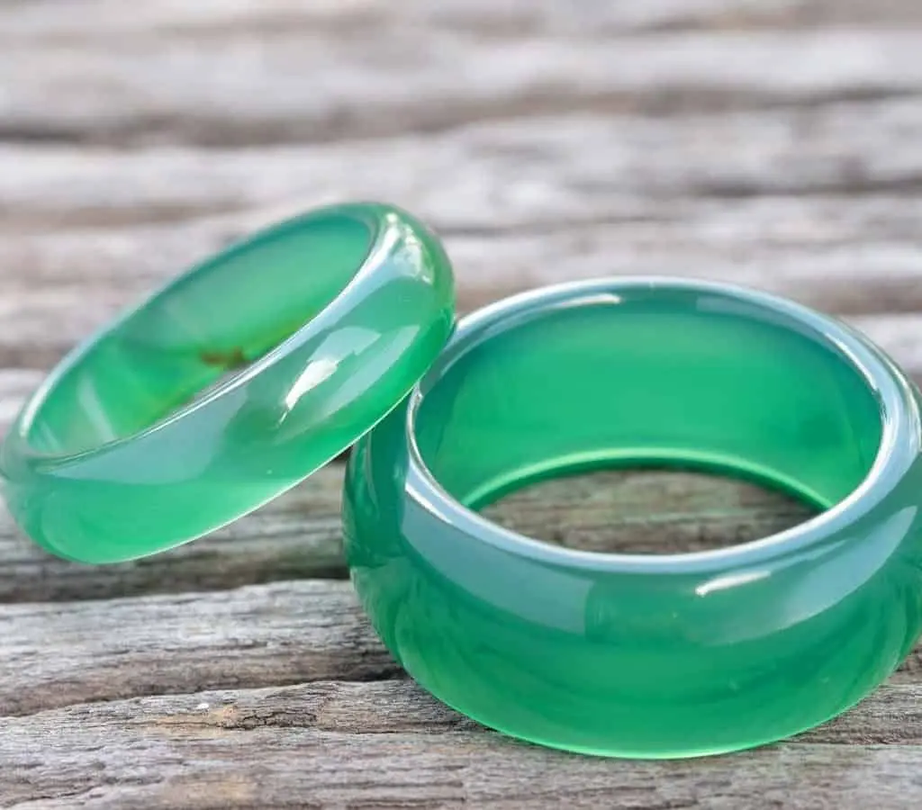 Usar anillos de Jade